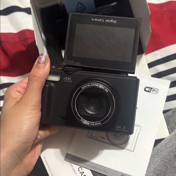 Digital Camera - Picture 7 of 13